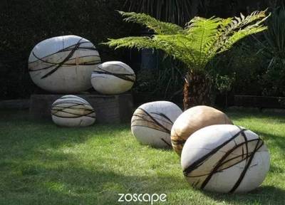 新鮮出爐的''景觀小品''